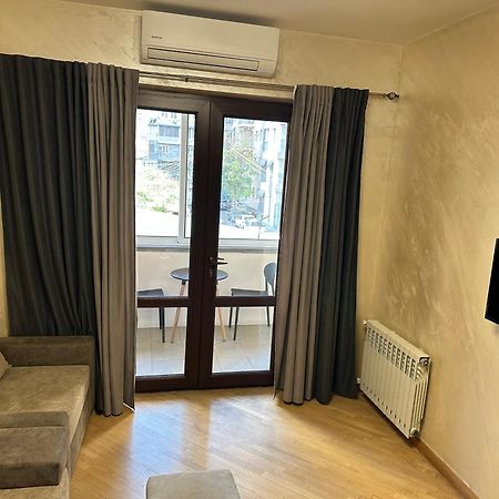 Comfortable Apartment In Center Yerevan Exterior foto