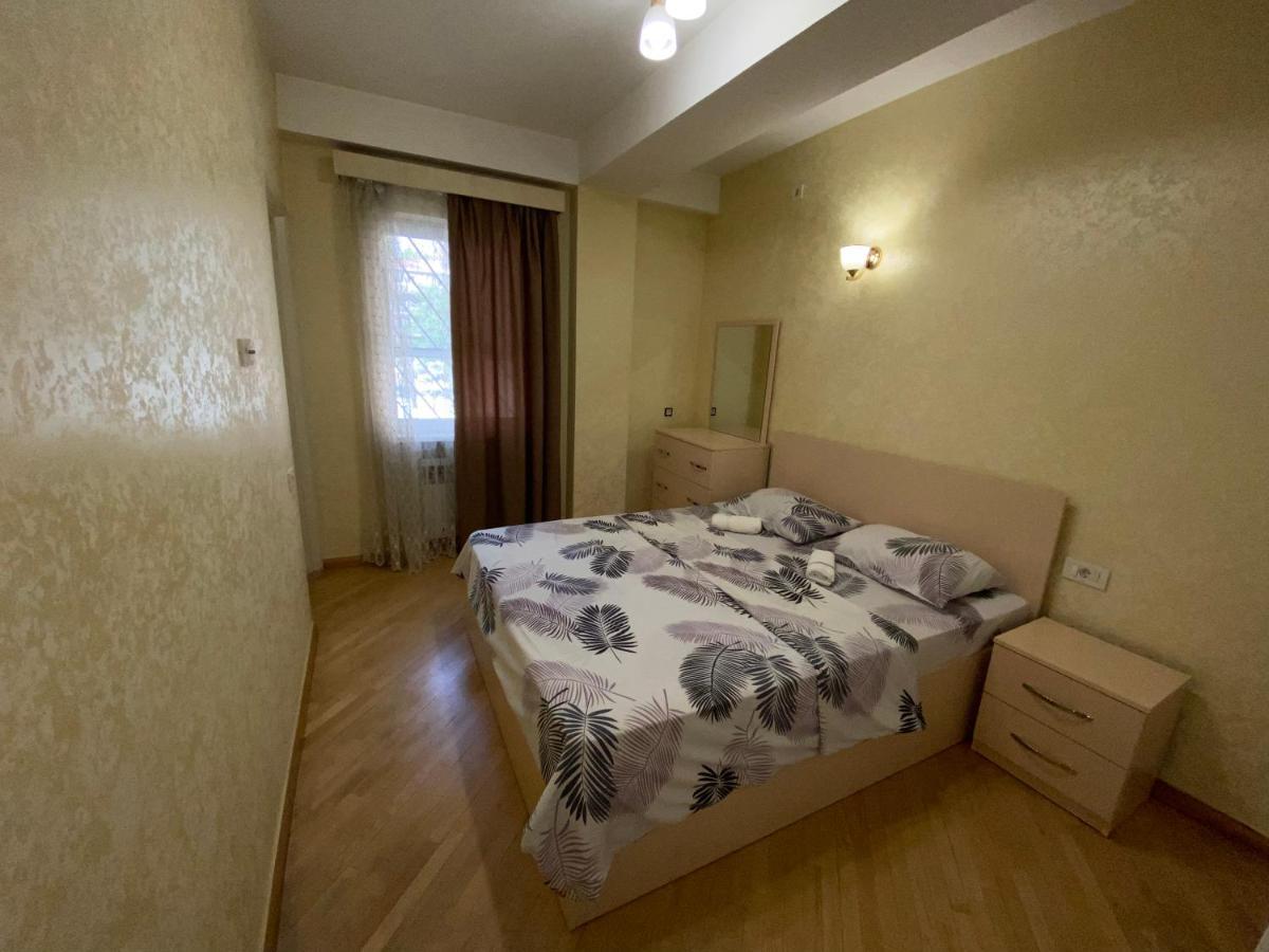 Comfortable Apartment In Center Yerevan Exterior foto