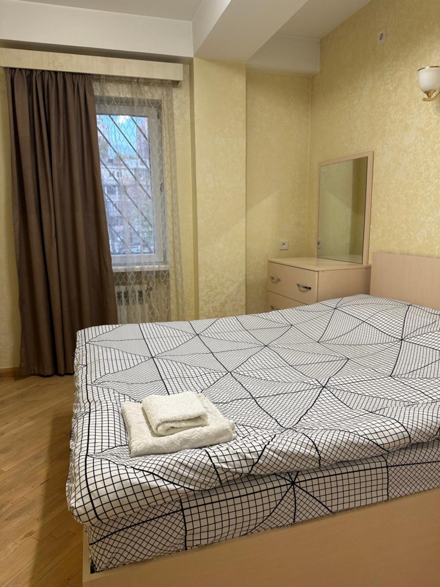 Comfortable Apartment In Center Yerevan Exterior foto