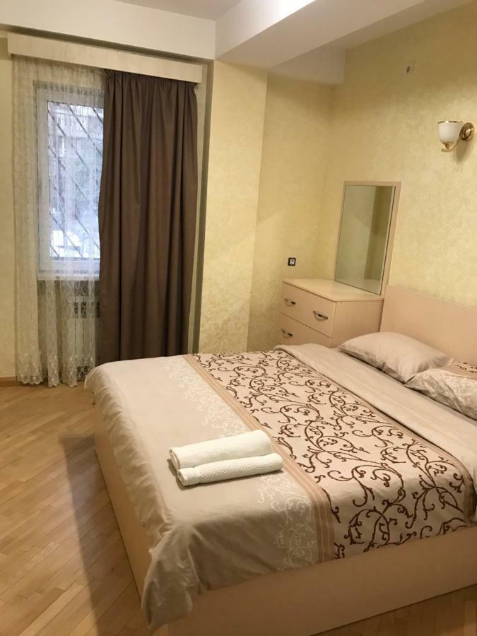 Comfortable Apartment In Center Yerevan Exterior foto