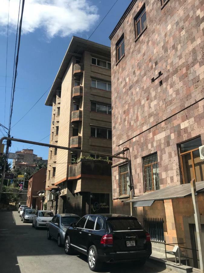 Comfortable Apartment In Center Yerevan Exterior foto